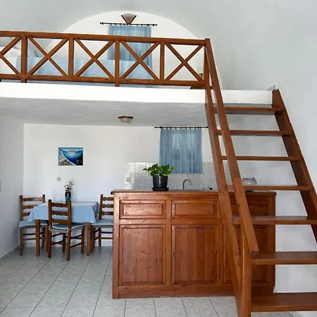 Paradisos Aparthotel Oia (Santorini)